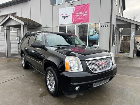 Used 2011 GMC Yukon XL Denali image 2
