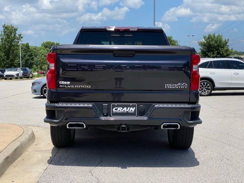Used 2023 Chevrolet Silverado 1500 High Country w/ High Country Premium Package AWD/4WD image 6