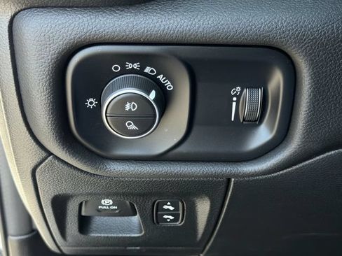 Used 2023 RAM 1500 Big Horn AWD/4WD image 23