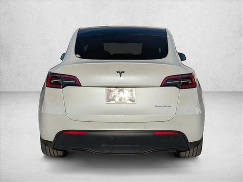 Used 2021 Tesla Model Y Long Range image 6