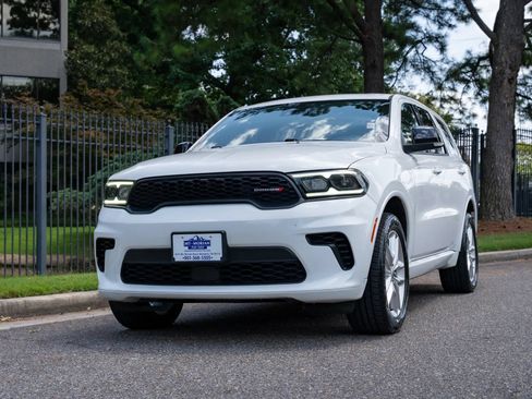 Used 2024 Dodge Durango GT AWD/4WD image 2
