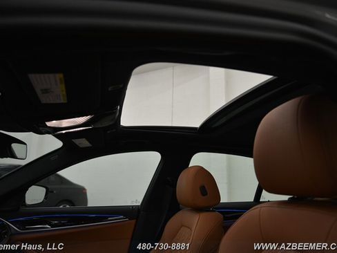 Used 2022 BMW 530e w/ Premium Package image 13