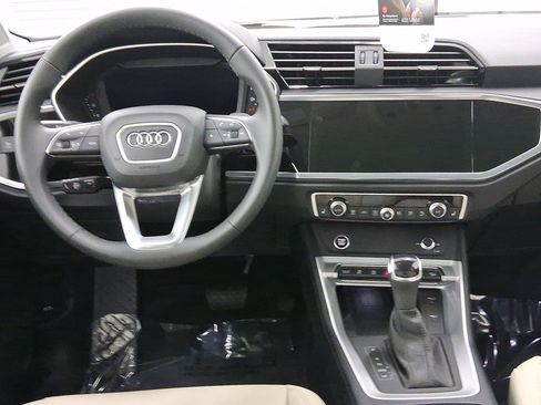 New 2025 Audi Q3 2.0T Premium w/ Convenience Package image 4