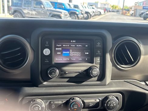 Used 2018 Jeep Wrangler Unlimited Sport image 10