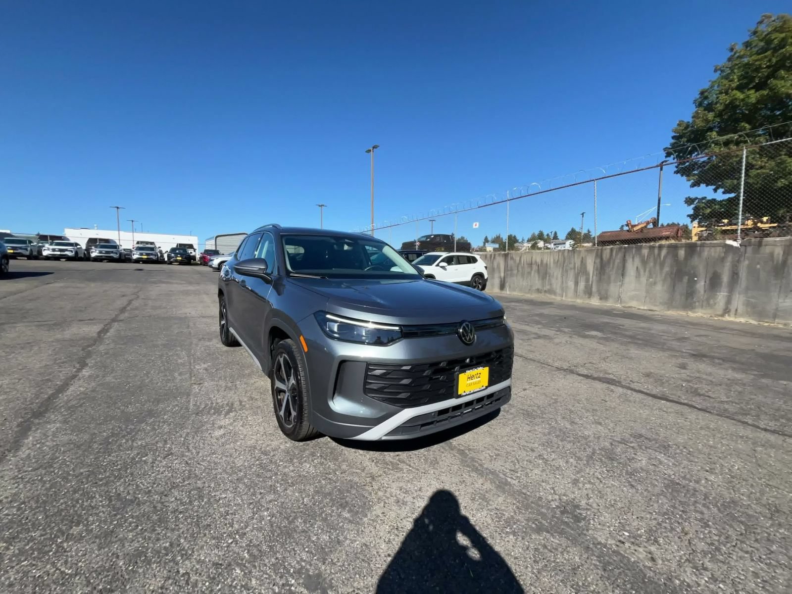 Used 2026 Volkswagen Tiguan SE AWD/4WD image 3