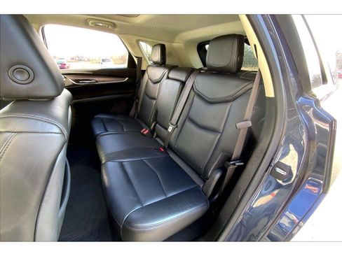 Used 2018 Cadillac XT5 Luxury w/ Driver Awareness Package image 22