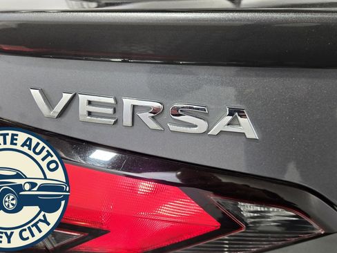 Used 2020 Nissan Versa SR image 25