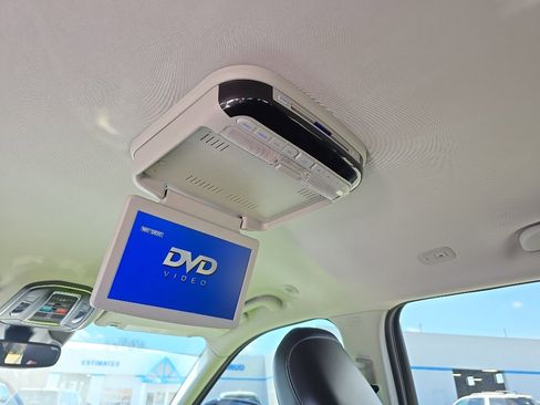 Used 2023 Jeep Grand Cherokee L Limited w/ Black Appearance Package image 25