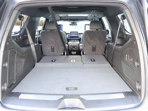 Certified 2024 Chevrolet Suburban Z71 w/ Luxury Package image 37