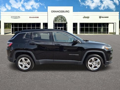 Used 2024 Jeep Compass Latitude AWD/4WD image 11