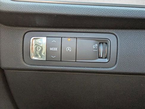 Used 2024 Chevrolet Traverse LT image 10