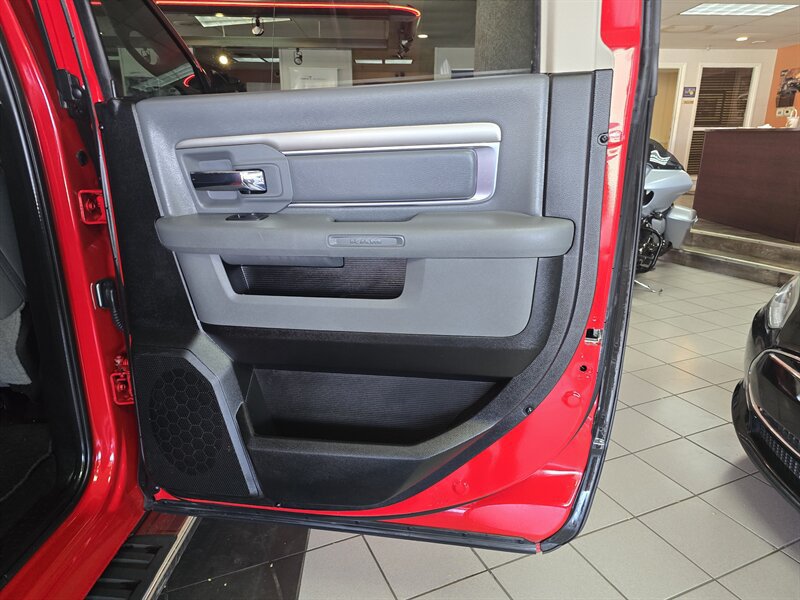 Used 2019 RAM 1500 Classic SLT AWD/4WD image 13