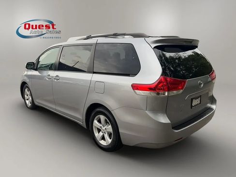 Used 2011 Toyota Sienna LE w/ Towing Pkg FWD image 5