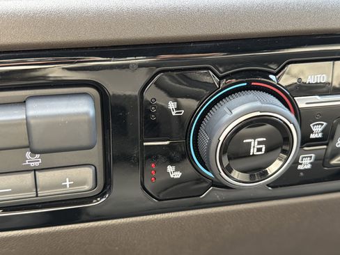 Used 2025 Chevrolet Silverado 1500 LT w/ Leather Package image 29