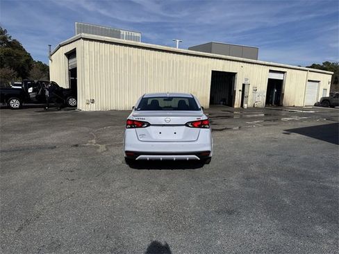 Used 2024 Nissan Versa SR w/ Trunk Package image 6