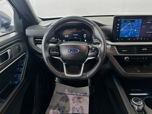 Used 2025 Ford Explorer ST-Line w/ Premium Package image 22