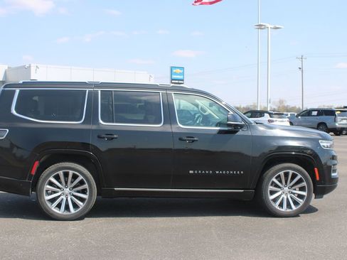 Used 2023 Jeep Grand Wagoneer Series II w/ Flexible Seating Group image 11