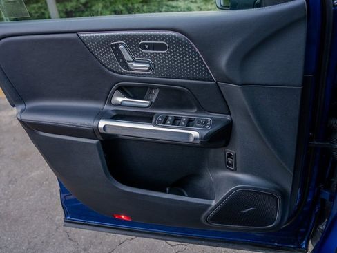 Used 2024 Mercedes-Benz GLB 250 4MATIC image 16