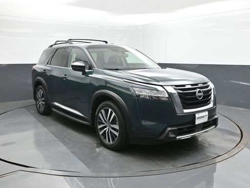 Used 2022 Nissan Pathfinder Platinum w/ Cargo Package image 22