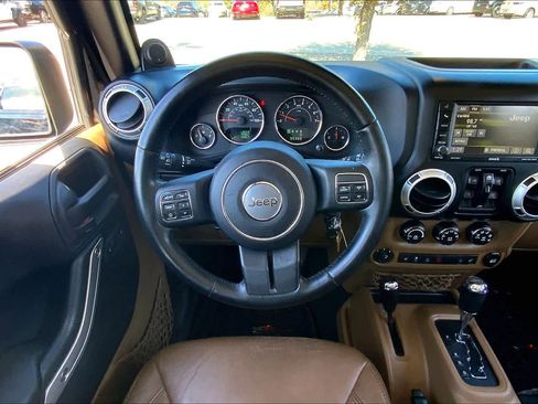 Used 2014 Jeep Wrangler Unlimited Rubicon w/ Connectivity Group image 6