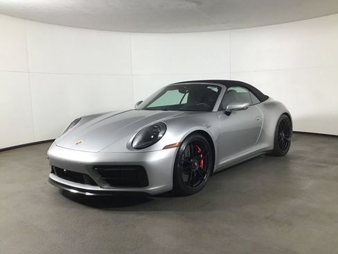 Certified 2022 Porsche 911 Carrera 4 GTS AWD/4WD image 15