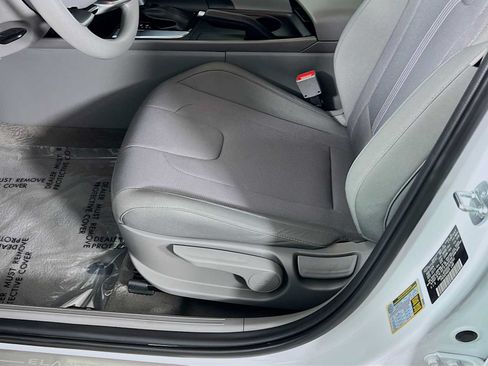 Certified 2025 Hyundai Elantra SE FWD image 20