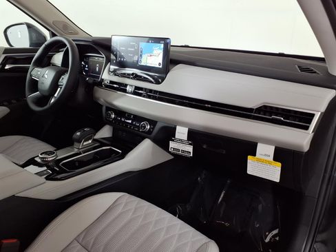 New 2026 Mitsubishi Outlander SEL AWD/4WD image 7