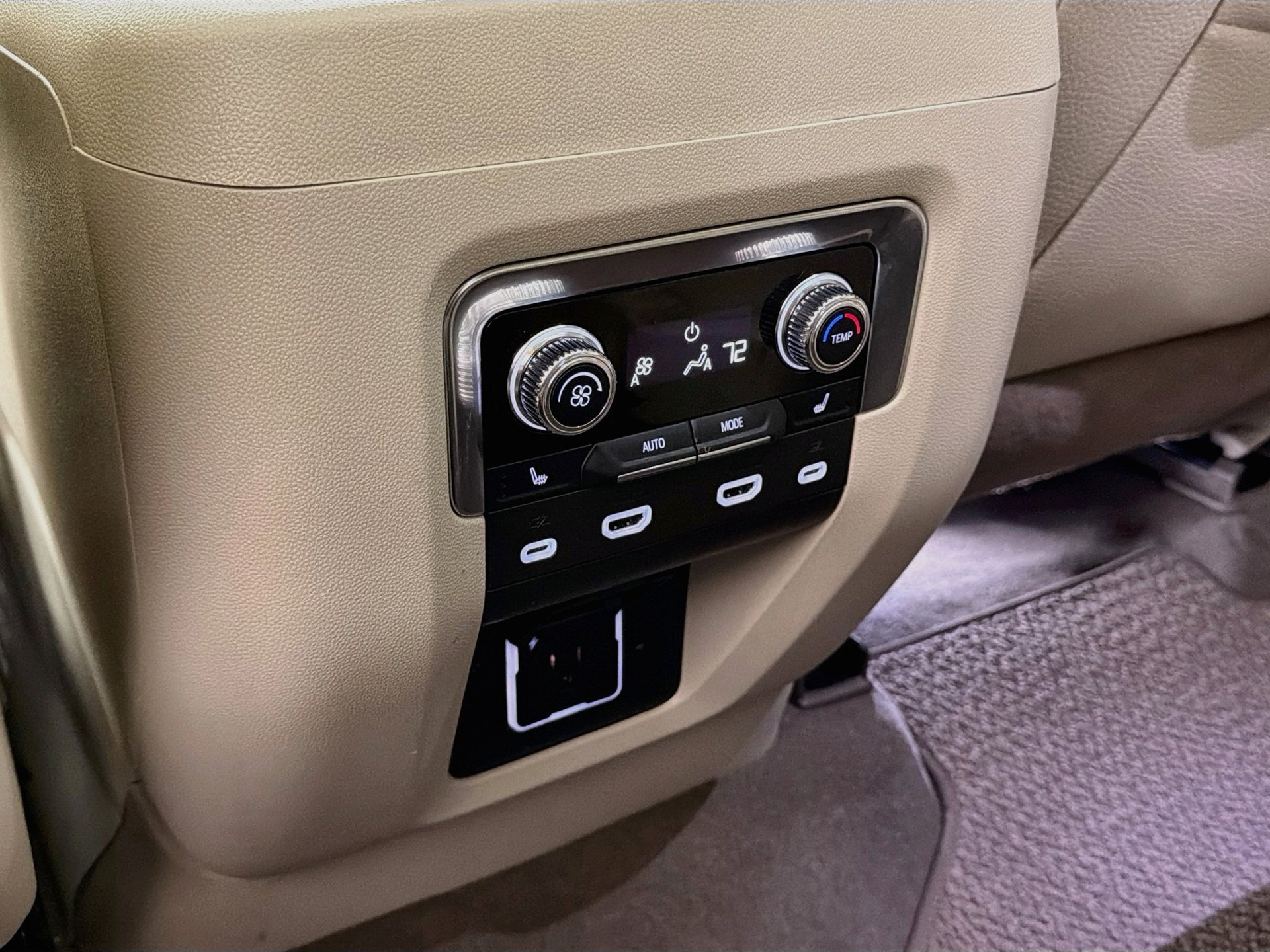 Used 2024 GMC Yukon Denali RWD image 29