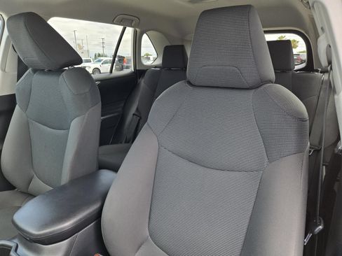 Used 2024 Toyota RAV4 LE AWD/4WD image 22