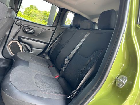 Used 2016 Jeep Renegade 75th Anniversary FWD image 16