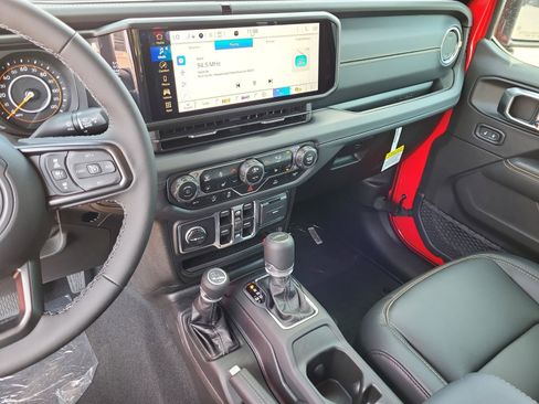 New 2025 Jeep Gladiator High Tide image 13