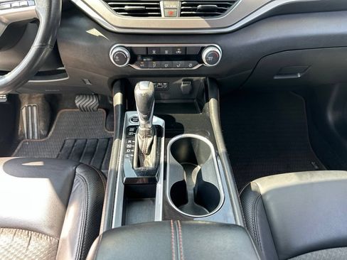 Used 2024 Nissan Altima 2.5 SR FWD image 42