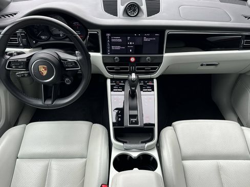 Certified 2023 Porsche Macan S AWD/4WD image 6