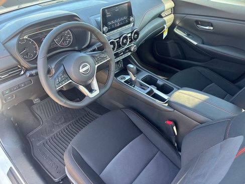 New 2025 Nissan Sentra SR image 4