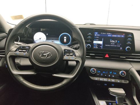 Used 2022 Hyundai Elantra SEL w/ Convenience Package FWD image 22