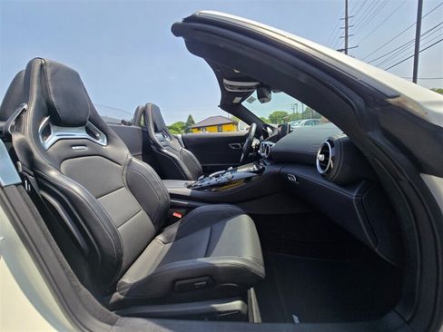 Used 2018 Mercedes-Benz AMG GT Roadster image 20