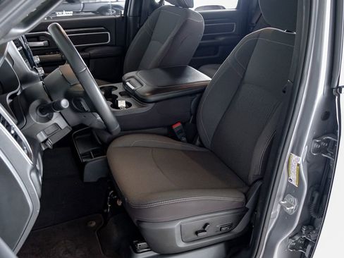 Used 2024 RAM 2500 Big Horn w/ Sport Appearance Package image 27