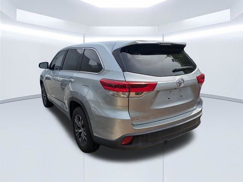 Used 2017 Toyota Highlander LE FWD image 27