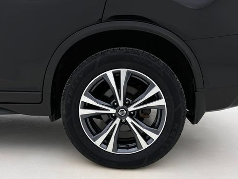 Used 2019 Nissan Rogue SV w/ Premium Package image 27