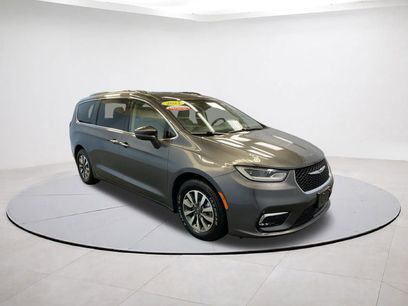 Certified 2021 Chrysler Pacifica Touring-L