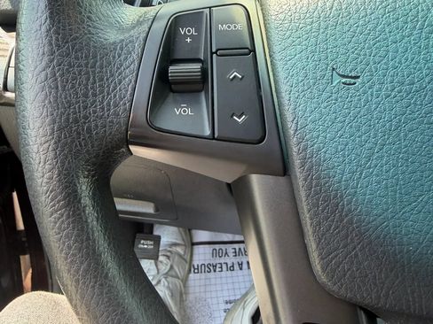 Used 2013 Kia Sorento LX w/ Convenience Pkg FWD image 12