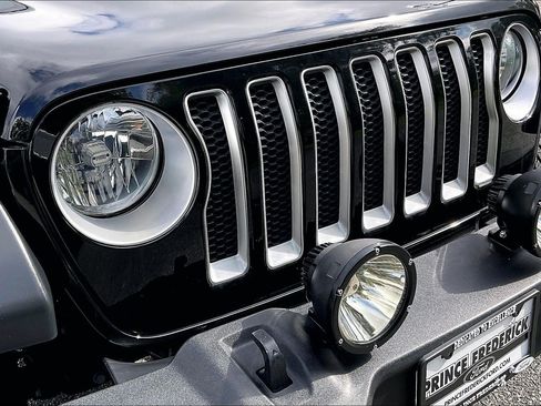 Used 2023 Jeep Wrangler Sport AWD/4WD image 31
