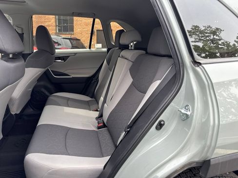 Used 2021 Toyota RAV4 XLE w/ Convenience Package AWD/4WD image 8