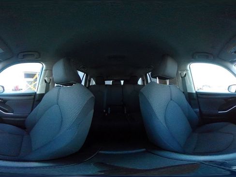 Used 2025 Toyota Highlander LE FWD image 41