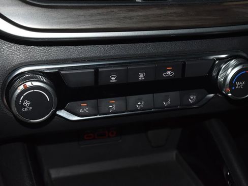 Used 2024 Nissan Altima 2.5 SV FWD image 12
