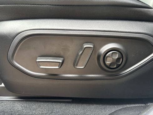 New 2025 Jeep Grand Cherokee Limited w/ Trailer Tow Package image 23