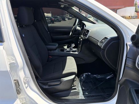 Used 2021 Jeep Grand Cherokee Laredo RWD image 15