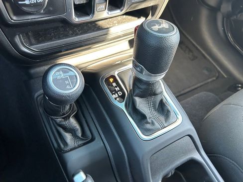 Used 2023 Jeep Wrangler Unlimited Sport AWD/4WD image 15