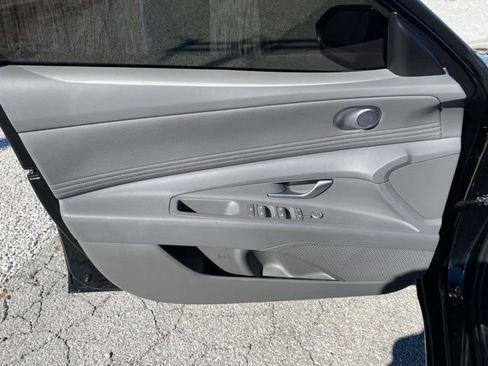 Used 2025 Hyundai Elantra SEL FWD image 14