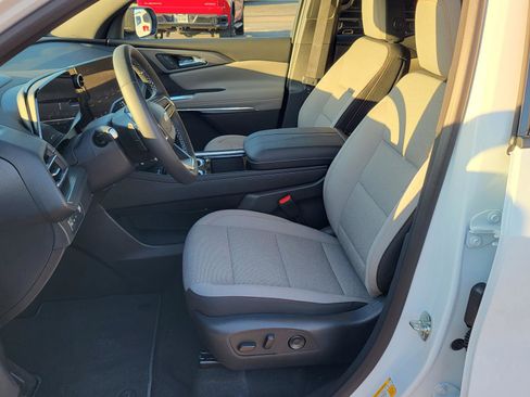 New 2026 Chevrolet Traverse LT image 15